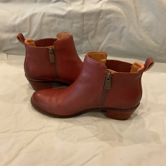 Womens Vionic Brown Leather Ankle Boots US 8 - Picture 2 of 7